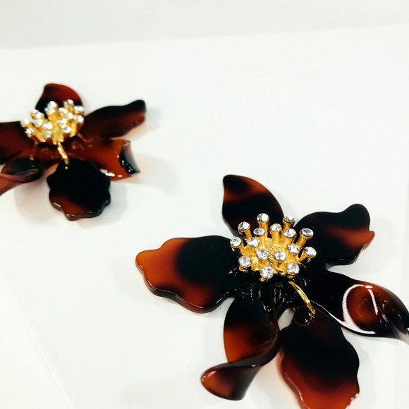 Crystal Lily Drop Earrings Tortoise - Picture 4 of 6